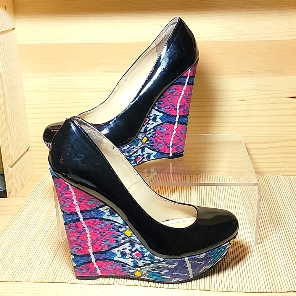 Steve Madden sz8.5 Gavon Black Patent and Multi Color Platform Wedge